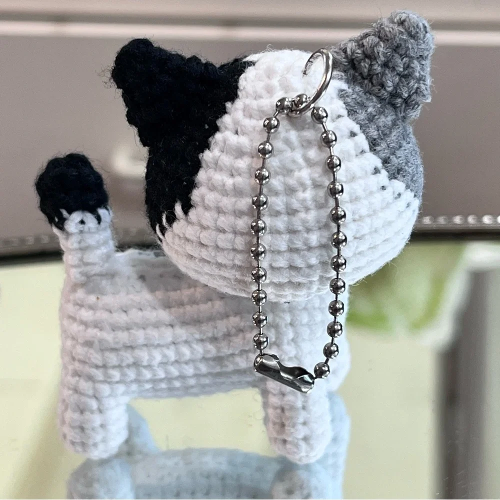 Mini Crochet Calico Kitty Key Chain / Purse Charm / Figurine Black White - Picture 9 of 9